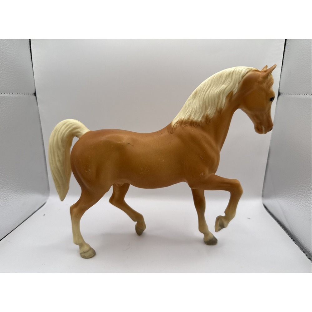 Breyer Horse Traditional "Faith" Family Arabian Stallion Matte Palomino Vintage